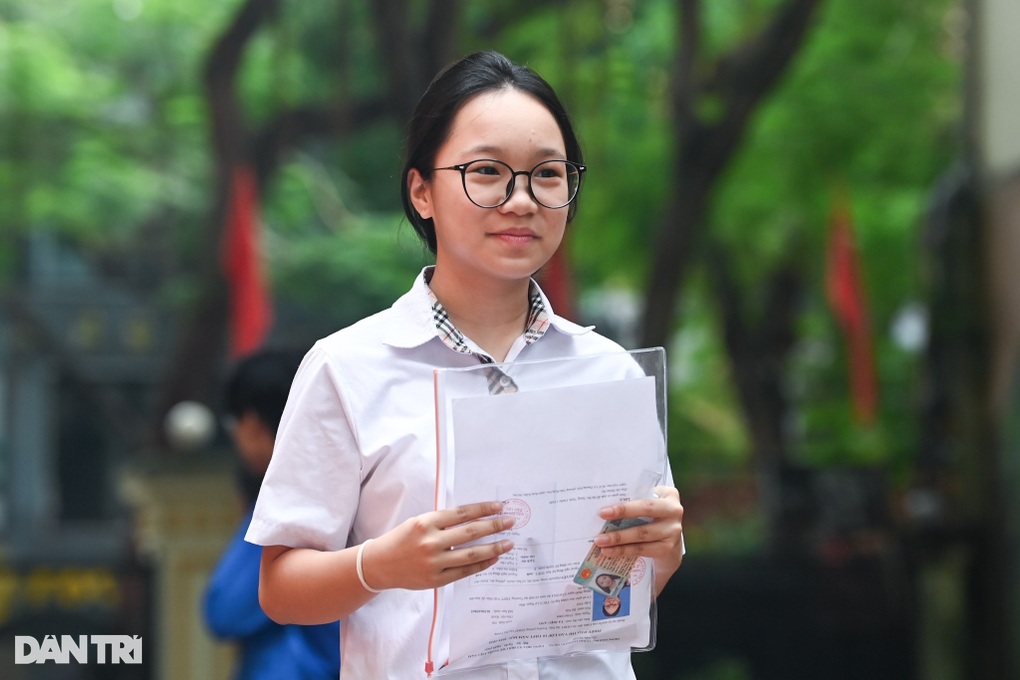 Thi lớp 10 tại Hà Nội: Gần 106.000 học sinh bước vào bài thi đầu tiên - 2 Thi lớp 10 tại Hà Nội: Gần 106.000 học sinh bước vào bài thi đầu tiên - 2