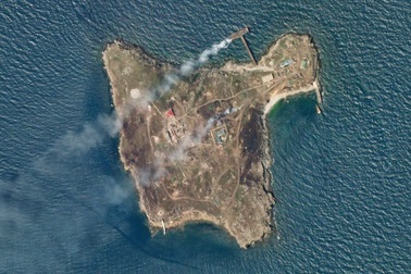 Quan chức Nga nói vẫn kiểm soát đảo Rắn