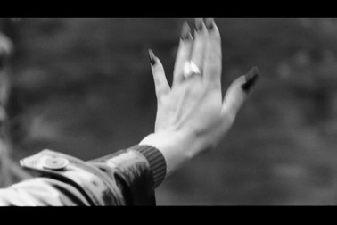 Adele hé lộ một phần MV mới "Easy On Me"