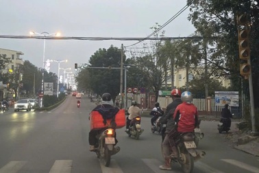 Đề xuất phương án xử lý tình trạng đèn tín hiệu giao thông chập chờn