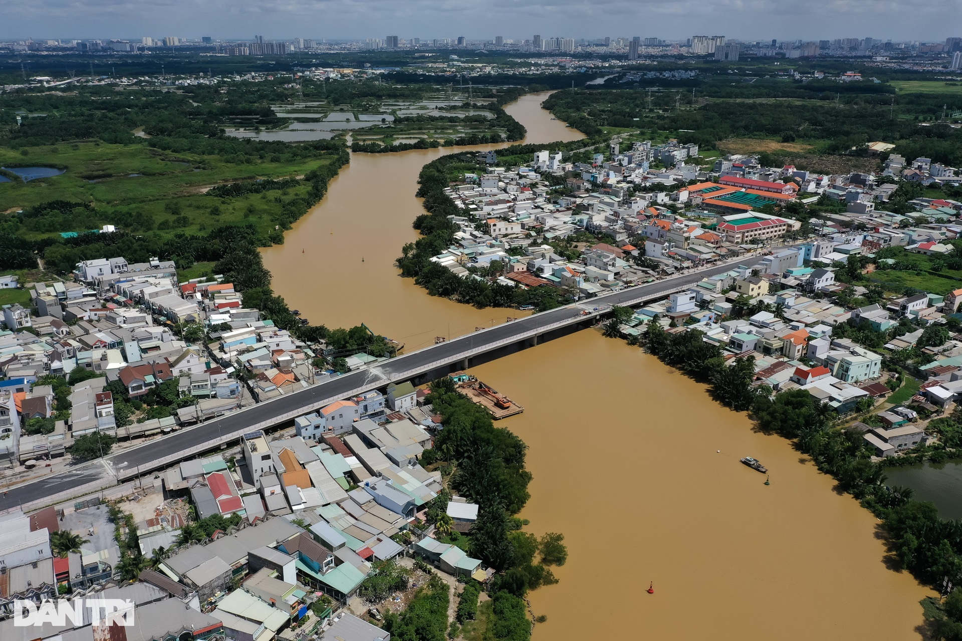 Người dân bật khóc khi cầu Long Kiểng xây dựng gần 23 năm sắp thông xe - 13 Người dân bật khóc khi cầu Long Kiểng xây dựng gần 23 năm sắp thông xe - 13