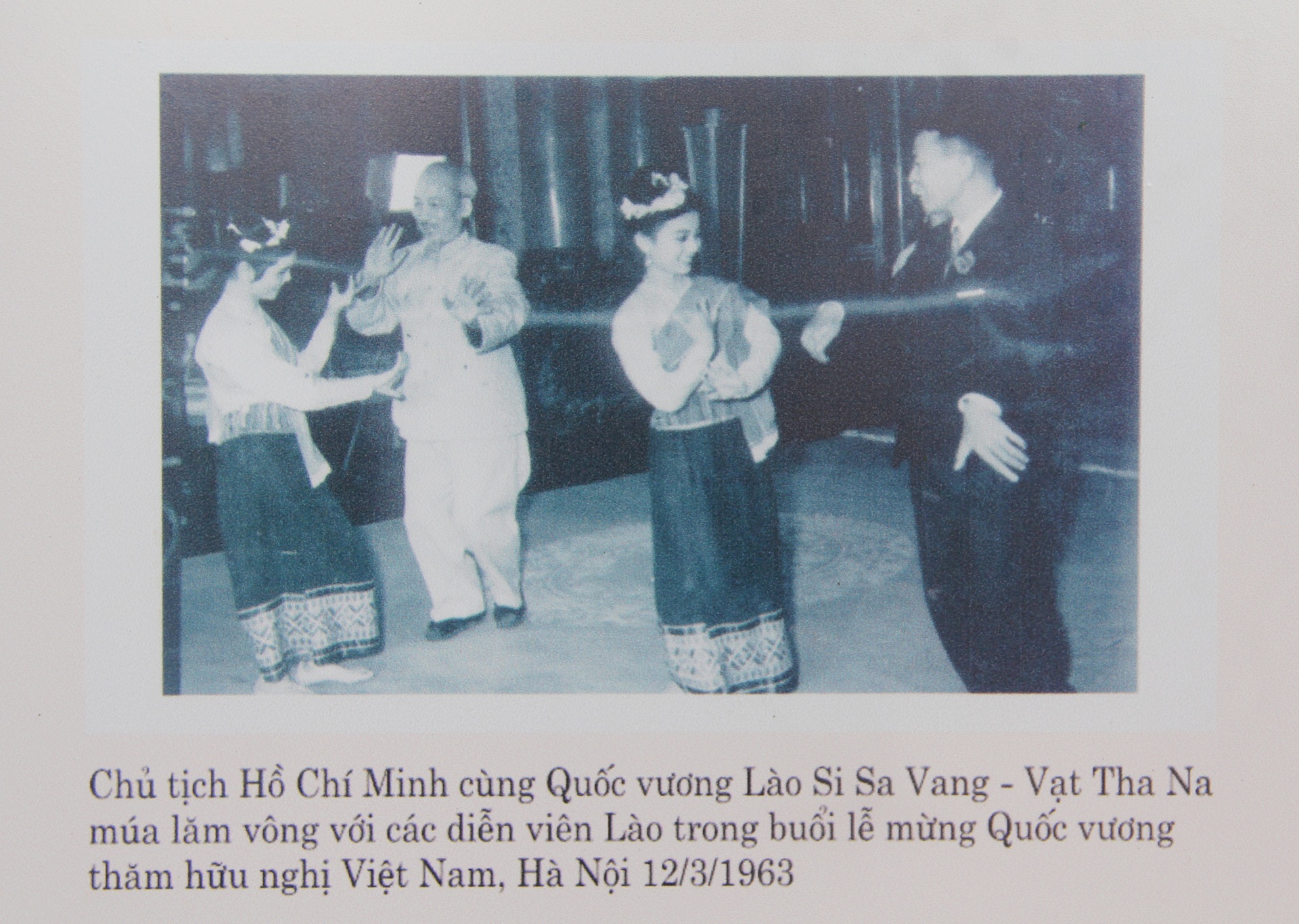 Tình đoàn kết Việt - Lào: Cao hơn núi, dài hơn sông, rộng hơn biển cả... - 3 Tình đoàn kết Việt - Lào: Cao hơn núi, dài hơn sông, rộng hơn biển cả... - 3