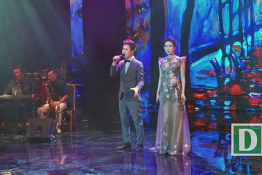 Lệ Quyên- Lê Hiếu hát "Con đường màu xanh"