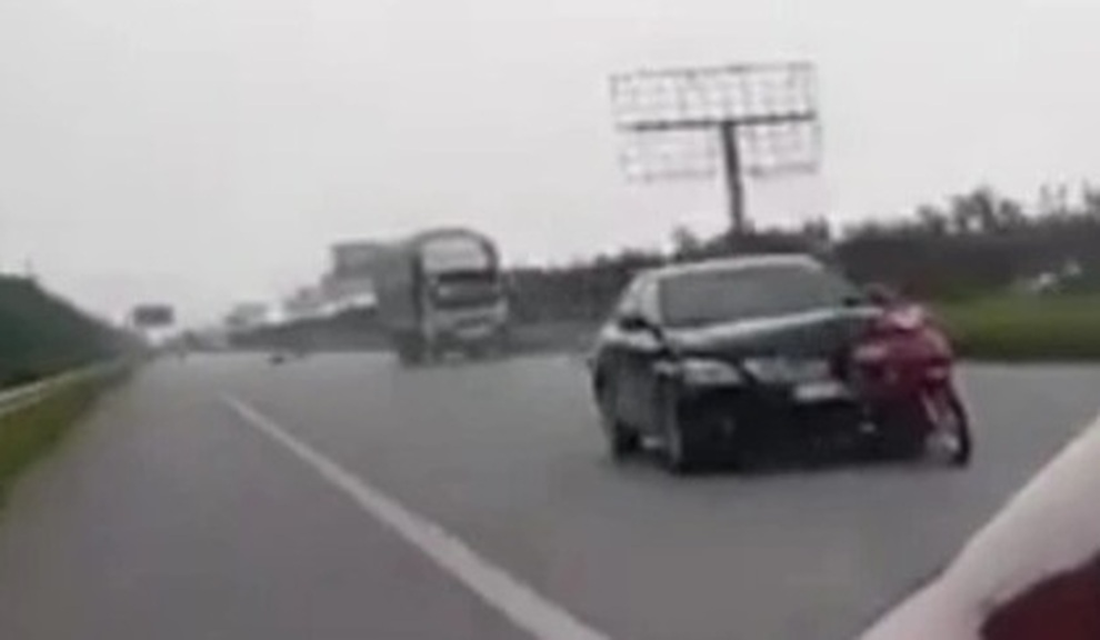 Tạm giữ hình sự tài xế gây tai nạn chết người rồi bỏ chạy trên cao tốc - 1