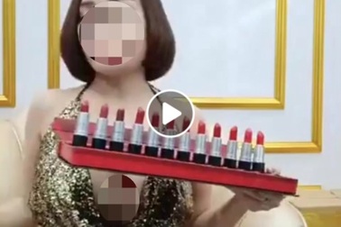 Dân buôn "điên cuồng" livestream, bán hàng kiểu "khủng bố" khách trên mạng