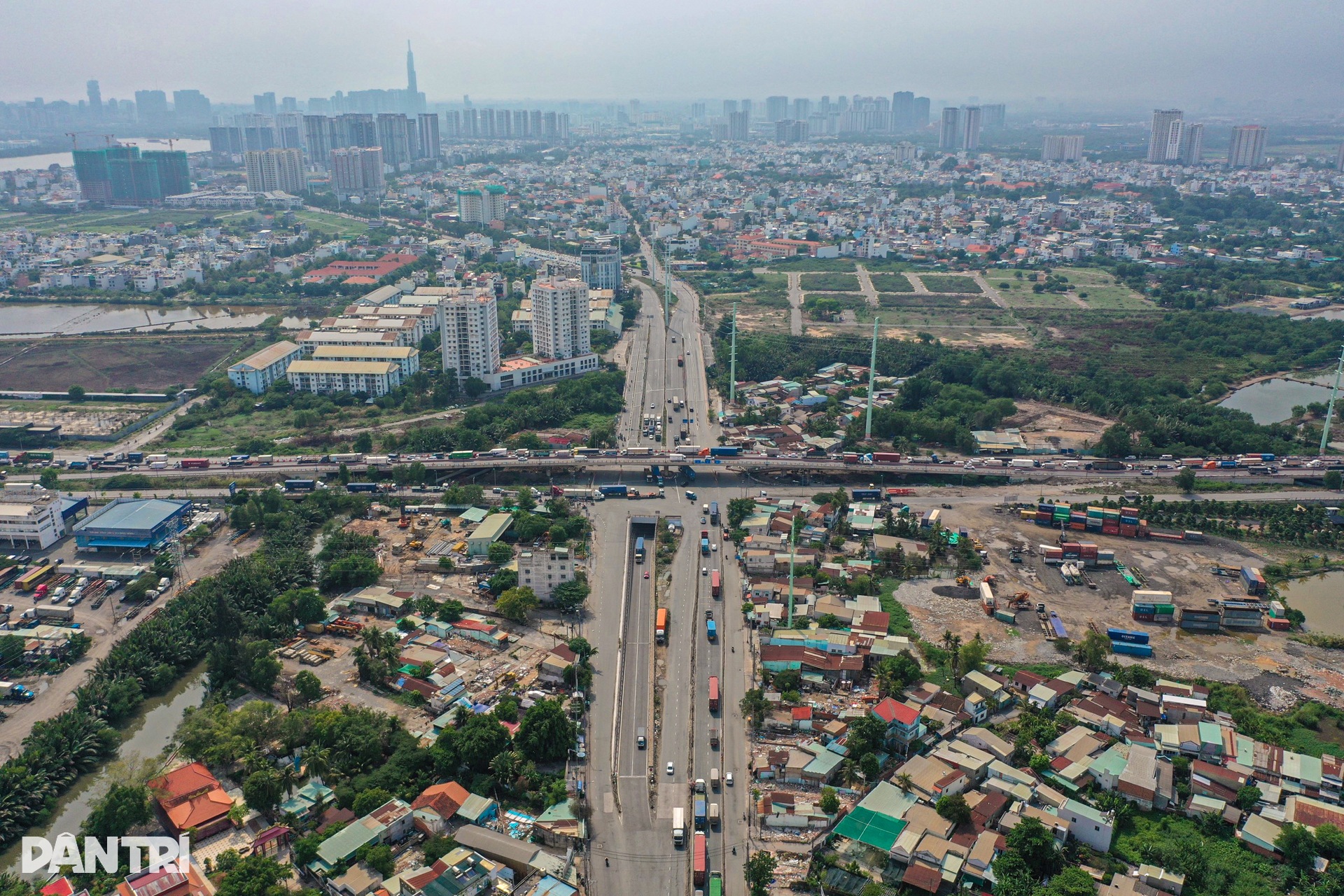 Dỡ bỏ 200 ngôi nhà để hoàn thiện nút giao vào cảng lớn nhất Việt Nam - 14 Dỡ bỏ 200 ngôi nhà để hoàn thiện nút giao vào cảng lớn nhất Việt Nam - 14