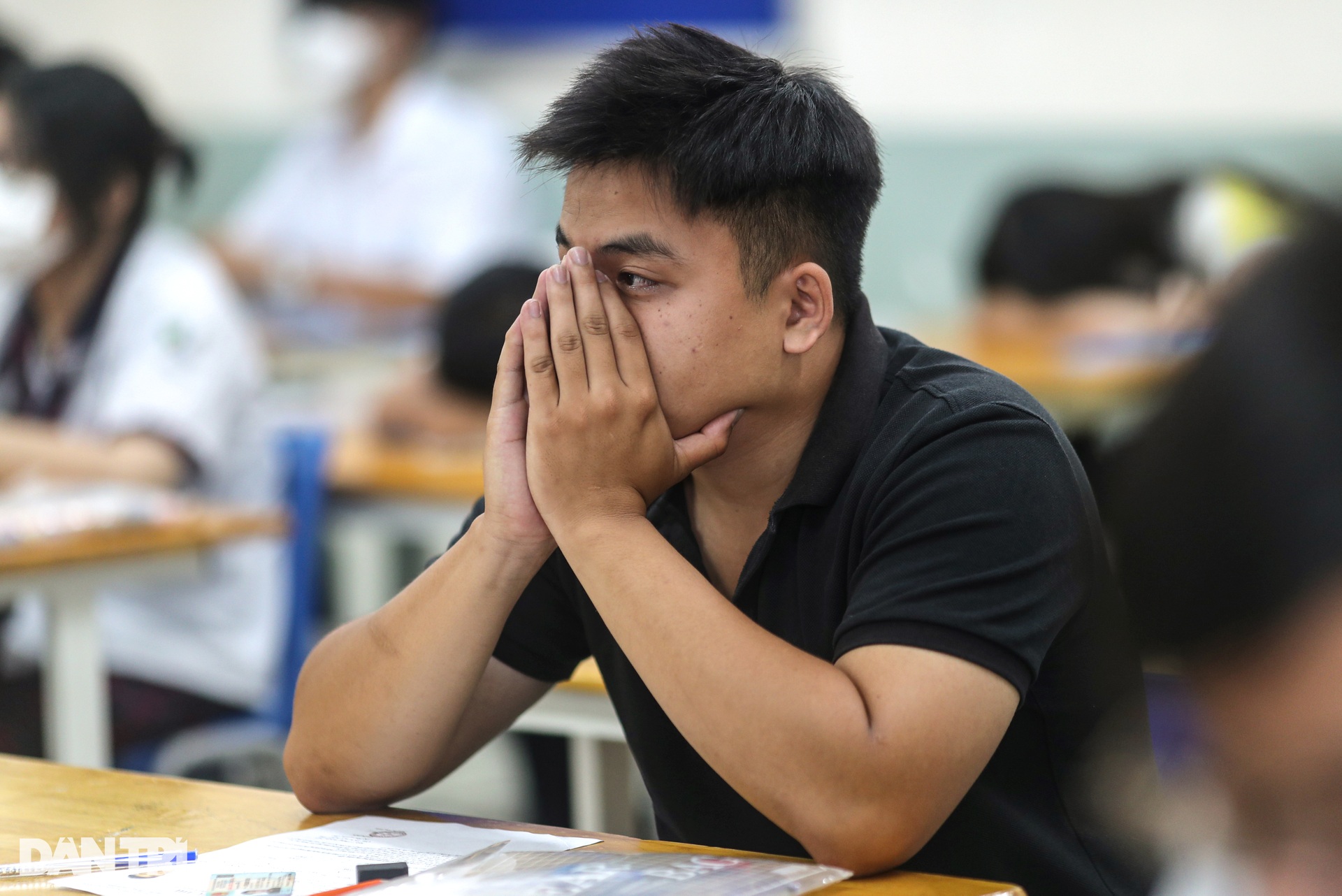 Những hình ảnh ấn tượng của kỳ thi tốt nghiệp THPT 2023 - 12 Những hình ảnh ấn tượng của kỳ thi tốt nghiệp THPT 2023 - 12