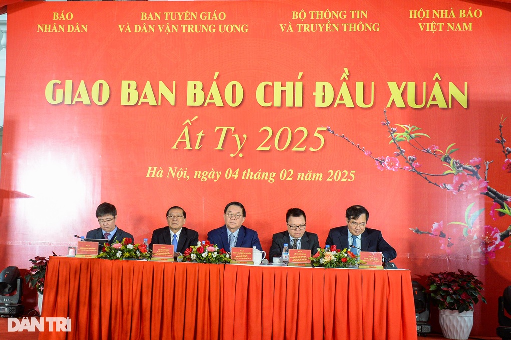 Báo chí cần khơi dậy lòng yêu nước, tự hào dân tộc - 1 Báo chí cần khơi dậy lòng yêu nước, tự hào dân tộc - 1