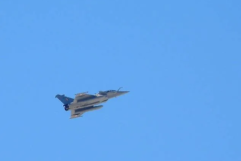 Ấn Độ đưa máy bay chiến đấu thử nghiệm tại biên giới Trung Quốc