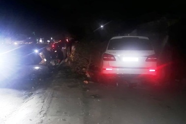 Ô tô gây tai nạn liên hoàn, húc bay 3 người phụ nữ bán rau