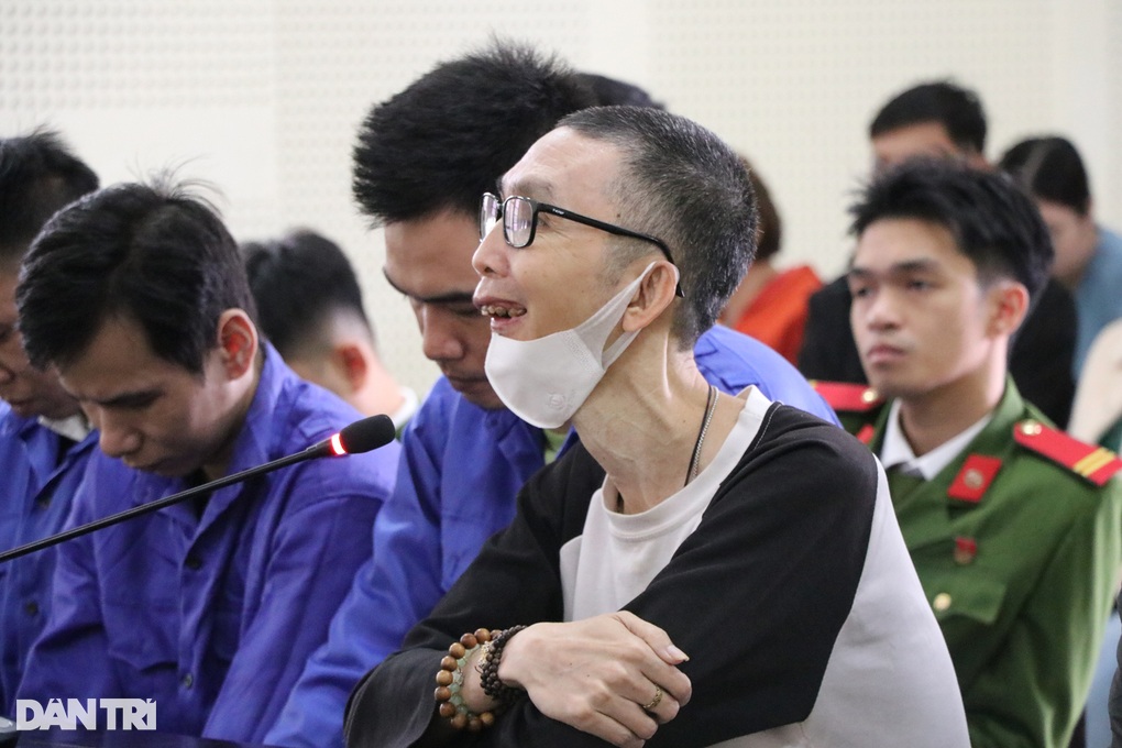 Nam sinh xuất sắc và lý do đặc biệt khi quản lý diễn đàn đồi trụy Thiên địa - 2 Nam sinh xuất sắc và lý do đặc biệt khi quản lý diễn đàn đồi trụy Thiên địa - 2