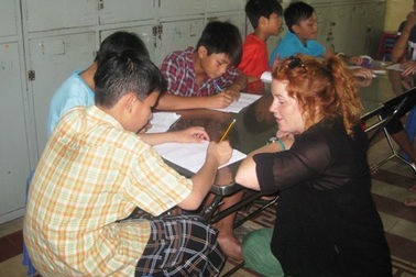 Khó đảm bảo "quyền có giấy tờ tuỳ thân" cho trẻ đường phố