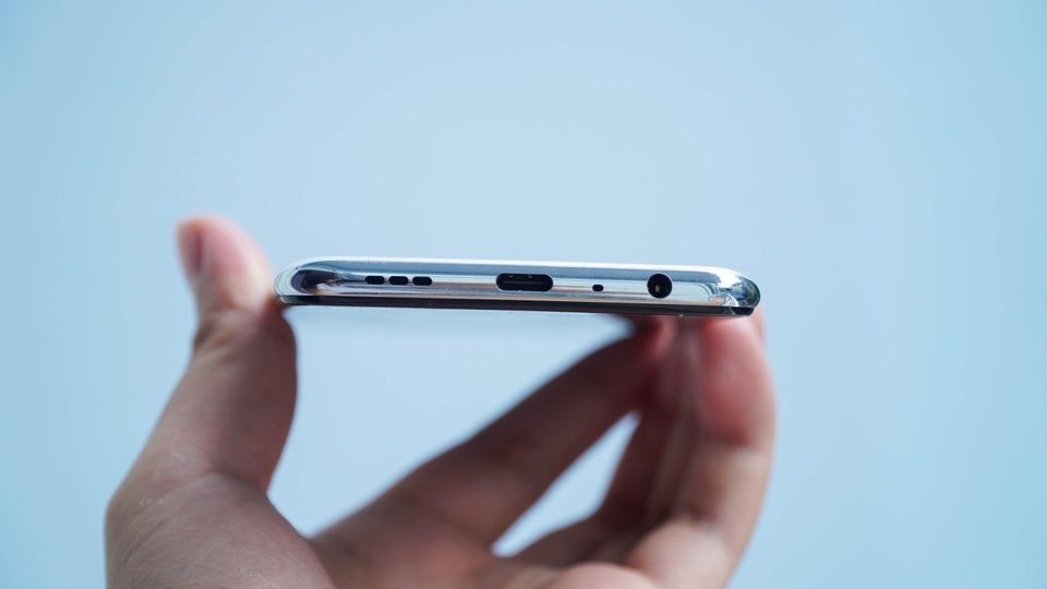 Đánh giá Oppo A93: Thiết kế mỏng, không dành cho người thích chơi game - 3 Đánh giá Oppo A93: Thiết kế mỏng, không dành cho người thích chơi game - 3