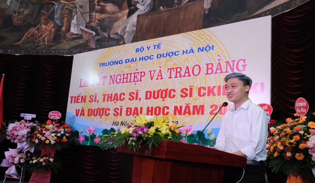 Trường ĐH Dược Hà Nội trao bằng tốt nghiệp tới hơn 800 học viên, sinh viên - 3 Trường ĐH Dược Hà Nội trao bằng tốt nghiệp tới hơn 800 học viên, sinh viên - 3