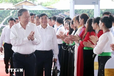 Tổng Bí Thư Tô Lâm dự Lễ khởi công Trường liên cấp xã Si Pa Phìn ở Điện Biên