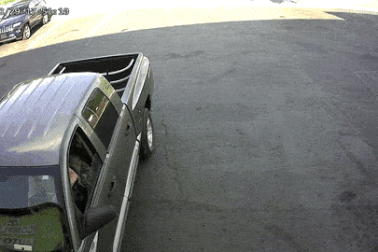 Cố ngăn trộm xe, chủ garage ô tô bị thương