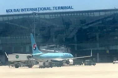 Khách VIP bị phạt 4 triệu đồng vì đá hỏng 3 ghế máy bay