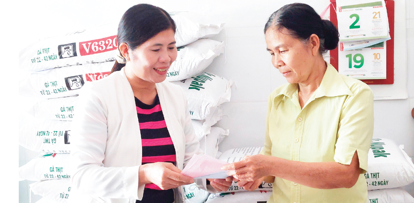 C Nguyệt - áo trắng.png C Nguyệt - áo trắng.png