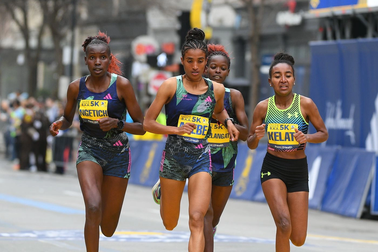 Cách hạn chế nguy cơ tử vong đột ngột trên đường chạy marathon quốc tế