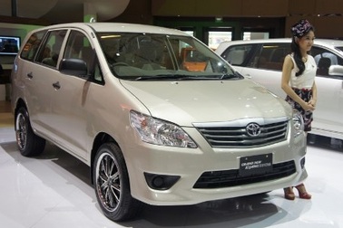 Diện kiến Toyota Innova 2012
