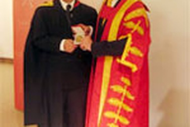 Nguyễn Việt Dũng: “Chẳng có gì không thể giải quyết được”