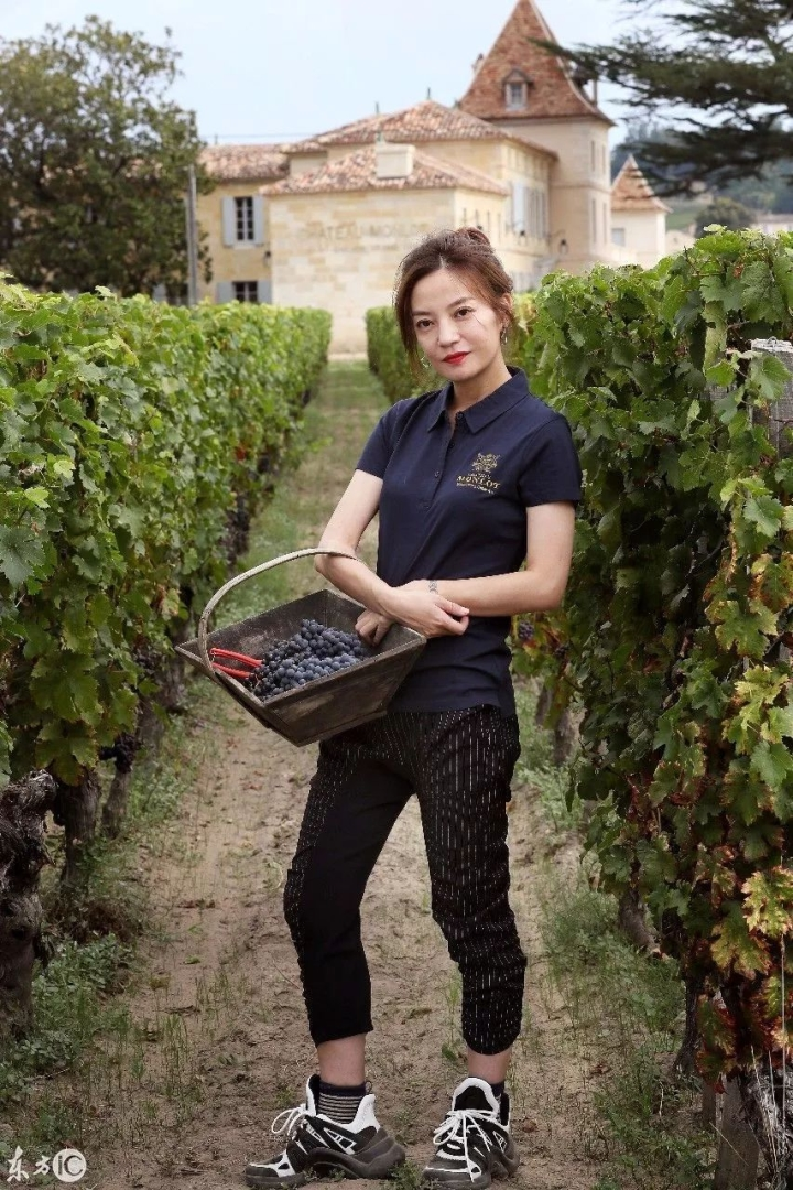 Tiểu Yến Tử Triệu Vy đã bình an vô sự sau bão phong sát? - 9 Tiểu Yến Tử Triệu Vy đã bình an vô sự sau bão phong sát? - 9