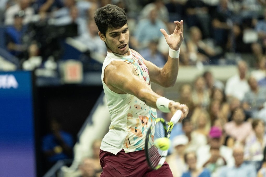 Alcaraz vào bán kết US Open gặp Medvedev - 1 Alcaraz vào bán kết US Open gặp Medvedev - 1