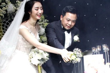Hoa hậu Thu Ngân lộng lẫy trong tiệc cưới cùng chú rể doanh nhân