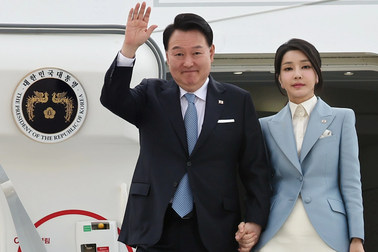 Vụ việc "túi hàng hiệu" gây xôn xao chính trường Hàn Quốc