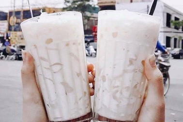 Dừa dầm sốt khắp vỉa hè: Đặc sản Hải Phòng siêu 'hot' ở Hà Nội