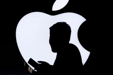 Chuyện về người bị cáo buộc ăn cắp bí mật kinh doanh của Apple