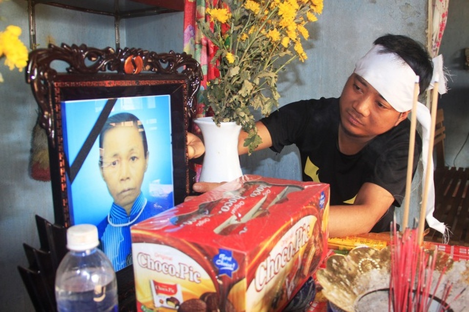 Chàng trai bệnh tật đau đớn khi bố mẹ và anh nhằm ngày định mệnh ra đi - 3 Chàng trai bệnh tật đau đớn khi bố mẹ và anh nhằm ngày định mệnh ra đi - 3