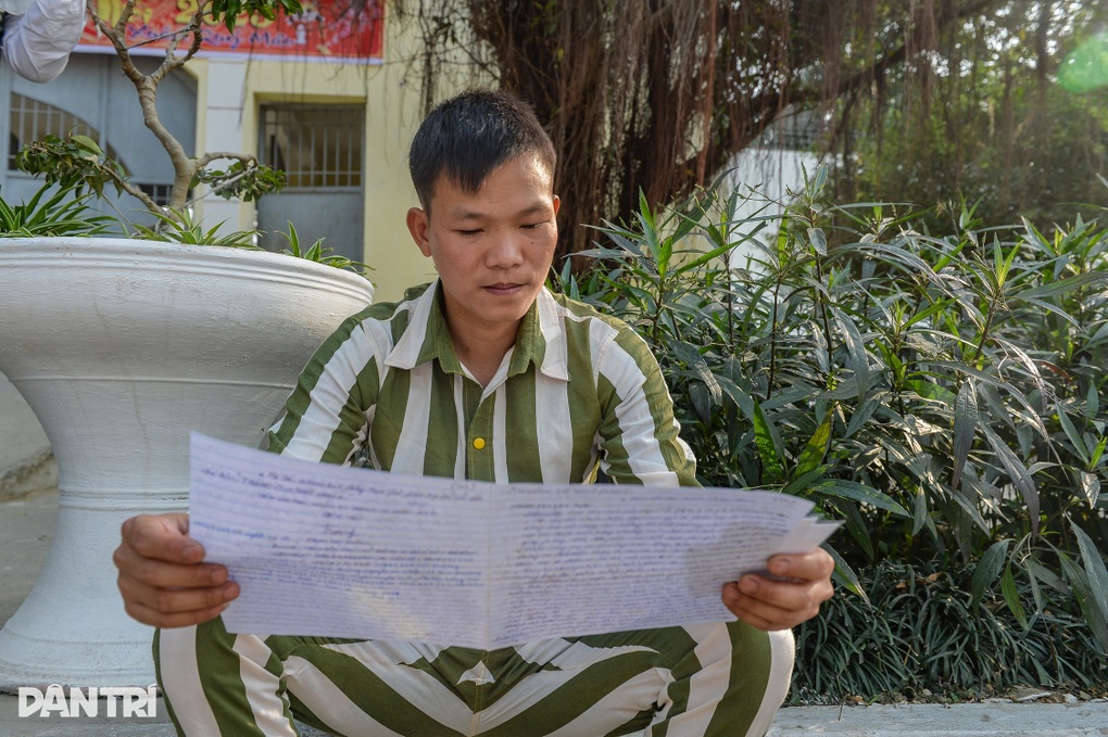 Sự ăn năn của phạm nhân mang án chung thân và mong ước được trở về bên mẹ - 3 Sự ăn năn của phạm nhân mang án chung thân và mong ước được trở về bên mẹ - 3