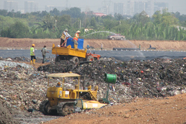 Rác ngoại tốt hơn... rác nội?!