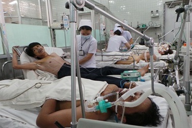 Xe khách tông xe bồn: Lời kể kinh hoàng của lái xe cứu thương