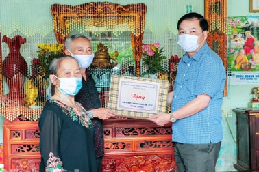 Ninh Bình chi 9 tỷ đồng thăm, tặng quà nhân Ngày Thương binh, liệt sĩ