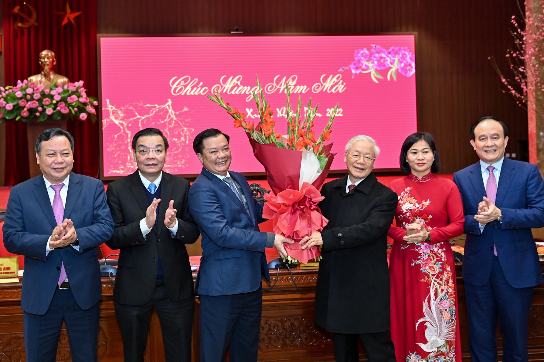 Tổng Bí thư Nguyễn Phú Trọng chúc Tết nhân dân Thủ đô trong đêm giao thừa - 3 Tổng Bí thư Nguyễn Phú Trọng chúc Tết nhân dân Thủ đô trong đêm giao thừa - 3