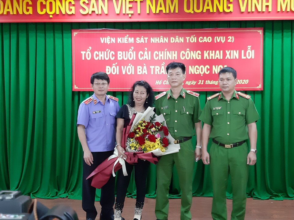 Viện Kiểm sát Nhân dân tối cao chính thức xin lỗi nữ luật gia bị oan sai - 4 Viện Kiểm sát Nhân dân tối cao chính thức xin lỗi nữ luật gia bị oan sai - 4