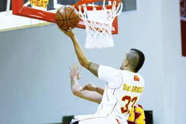 Vượt qua Singapore Slingers, Sài Gòn Heat trở lại nhóm dự vòng play-off