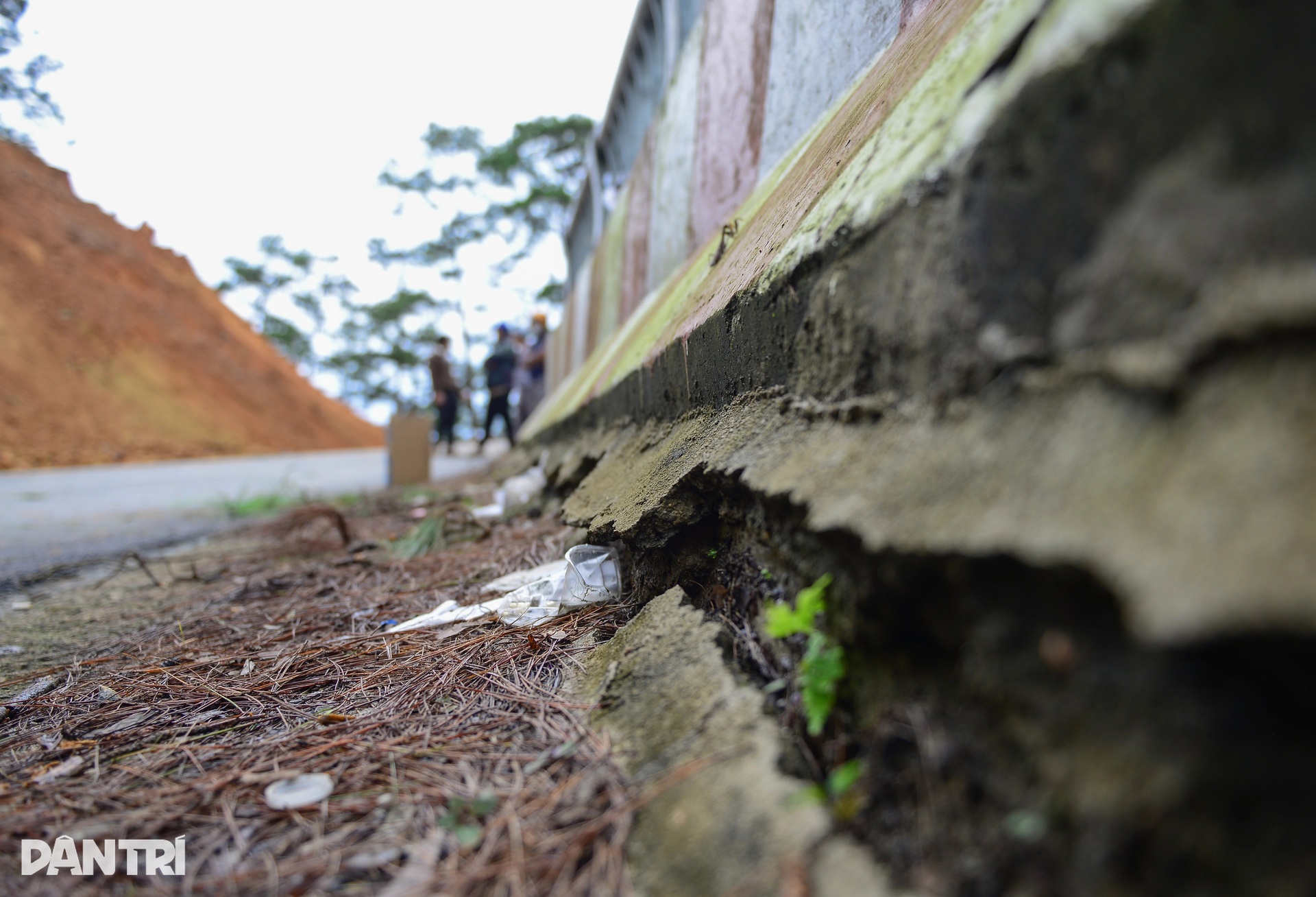 Đèo nối Đà Lạt với vùng biển Khánh Hòa sạt lở, mặt đường rạn nứt - 6 Đèo nối Đà Lạt với vùng biển Khánh Hòa sạt lở, mặt đường rạn nứt - 6