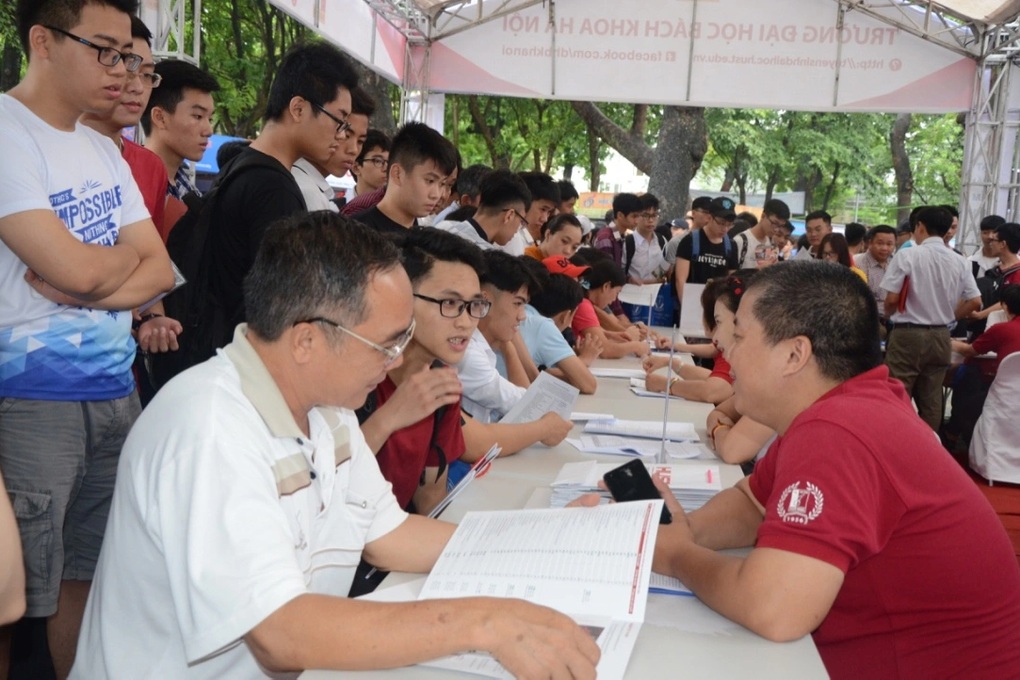 Bộ Giáo dục công bố công thức quy đổi điểm xét tuyển đại học năm 2025 - 1