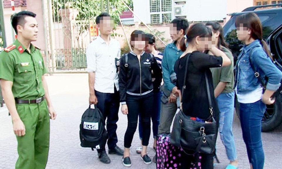 Phối hợp xử lý kịp thời thông tin tội phạm mua bán người - 1 Phối hợp xử lý kịp thời thông tin tội phạm mua bán người - 1