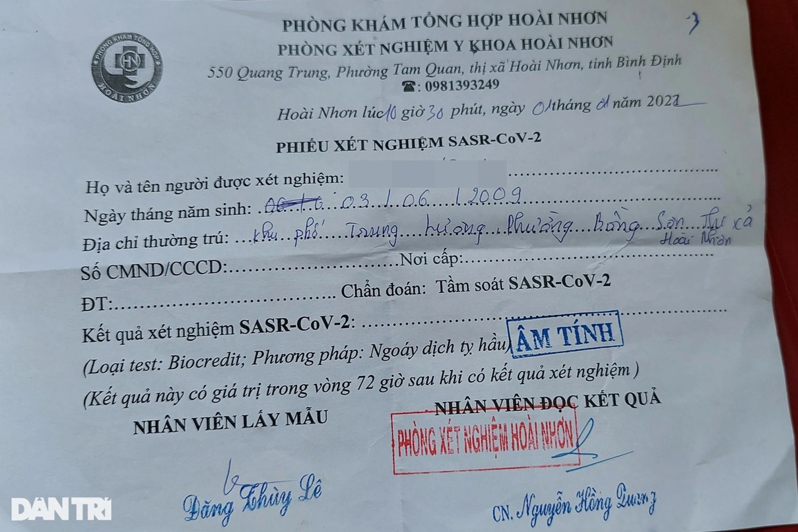 Học sinh tự nguyện bỏ tiền test Covid-19 trước khi tiêm vaccine - 2 Học sinh tự nguyện bỏ tiền test Covid-19 trước khi tiêm vaccine - 2