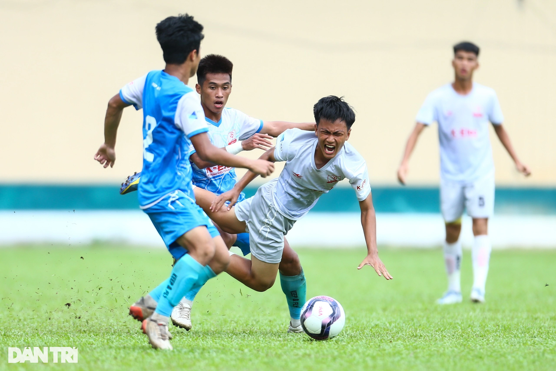 Đánh bại U17 Sài Gòn 2-0, đội U17 PVF lên ngôi vô địch U17 Quốc gia - 10 Đánh bại U17 Sài Gòn 2-0, đội U17 PVF lên ngôi vô địch U17 Quốc gia - 10