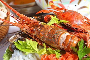 Đi du lịch Quy Nhơn "giật mình" vì giá hải sản... quá rẻ