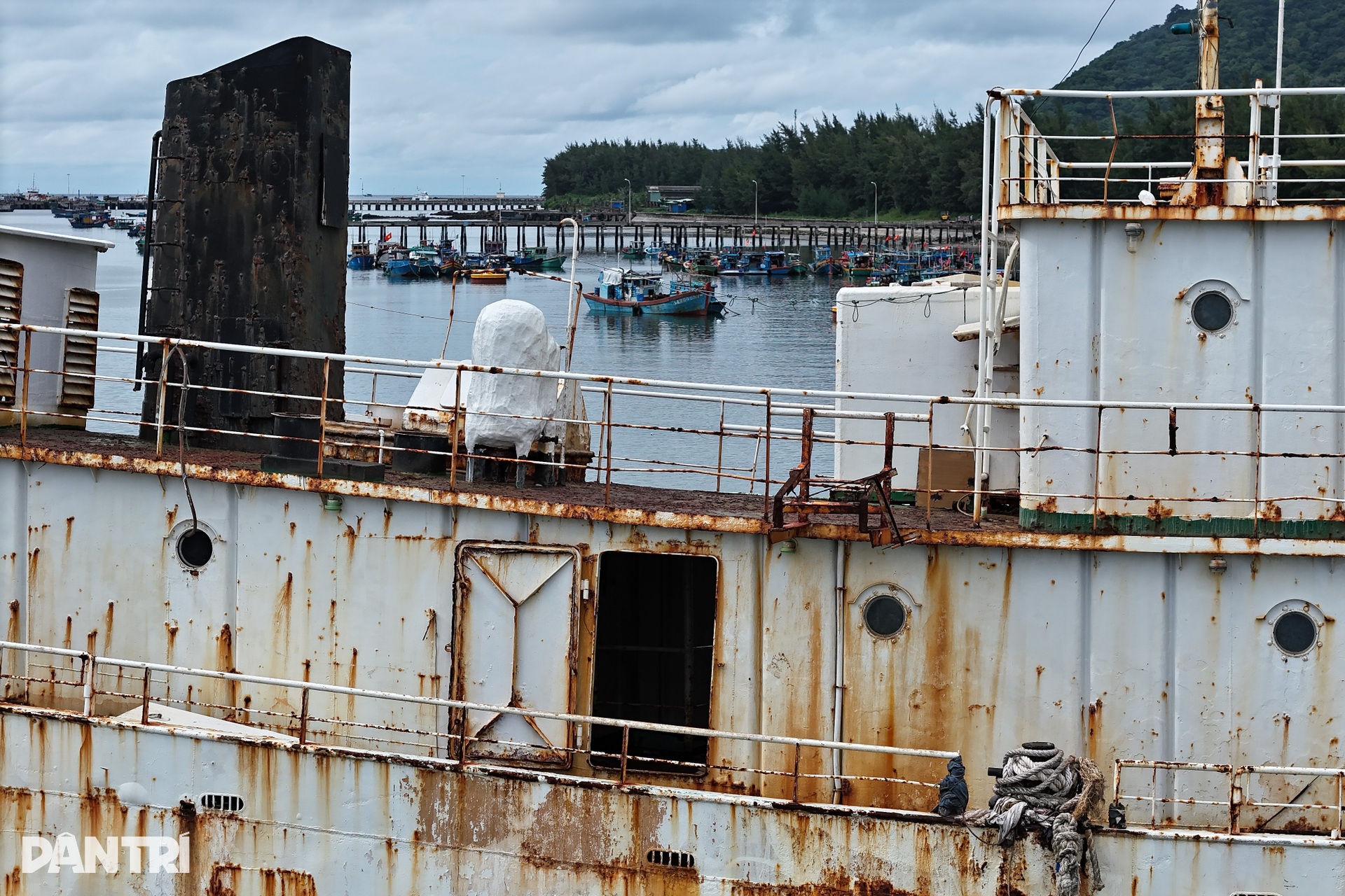 Hình ảnh cuối cùng của tàu hoang Sheng Li trước khi được kéo khỏi Côn Đảo - 4 Hình ảnh cuối cùng của tàu hoang Sheng Li trước khi được kéo khỏi Côn Đảo - 4