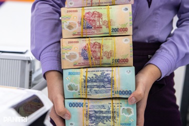 Kỷ lục: Người dân gửi hơn 7,7 triệu tỷ đồng vào hệ thống ngân hàng