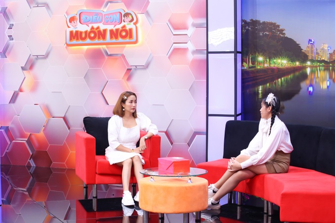 Cô bé 13 tuổi là nạn nhân của bắt nạt học đường, bị đàn chị cùng trường uy hiếp vì quá xinh đẹp - Ảnh 2. Cô bé 13 tuổi là nạn nhân của bắt nạt học đường, bị đàn chị cùng trường uy hiếp vì quá xinh đẹp - Ảnh 2.