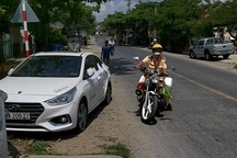 Gây tai nạn rồi bỏ chạy, khi bị bắt vẫn ngồi lắc lư trên xe