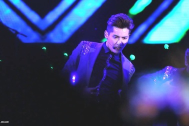 Ngô Diệc Phàm trình diễn cuốn hút